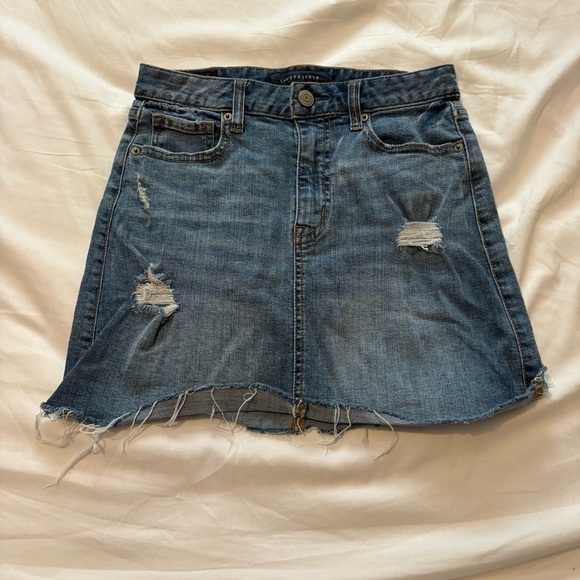 Cute Aeropostale Short Denim Mini Skirt Distressed Cutoff Edge Girls 0 Waist 26” - Picture 1 of 6